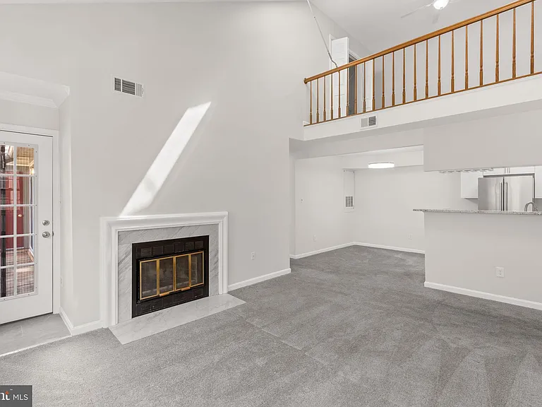 2221 Lovedale Ln #I — Photo 2
