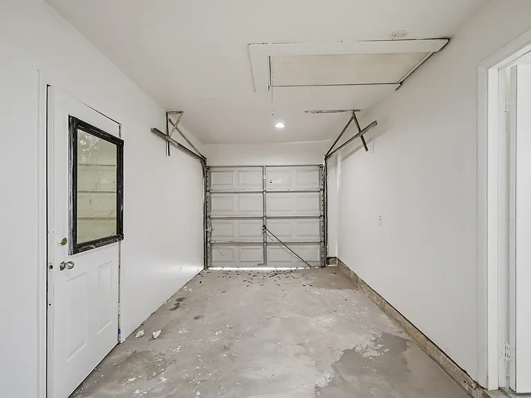 1002 Mardi Gras Ln — Photo 6