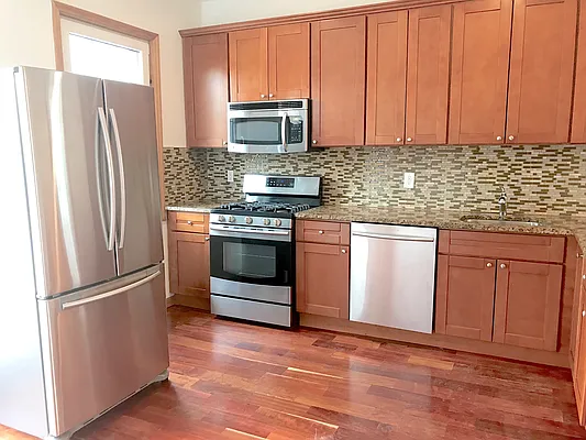 Rented by Capri Jet Realty Corp | media 3