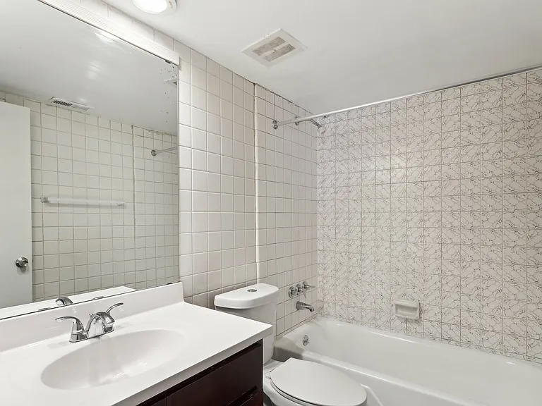 Montana Ridge Apartments — Photo 15