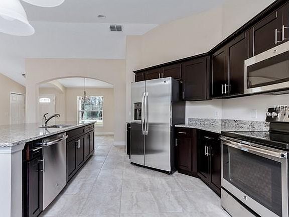 4th image of 351 Gardenia Ct
