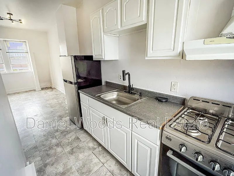 1 bed, 1.0 bath, $1,000 — Photo 4