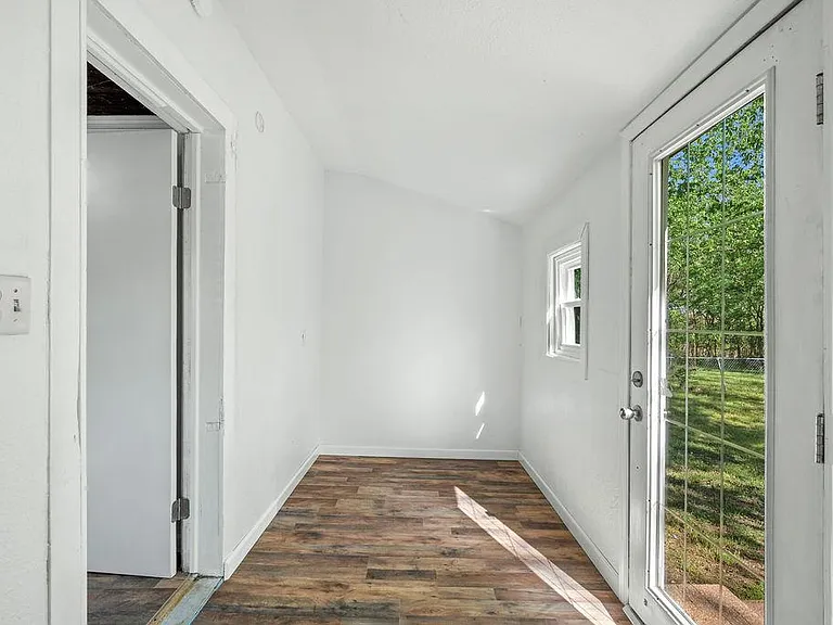 2706 Quincy St — Photo 17