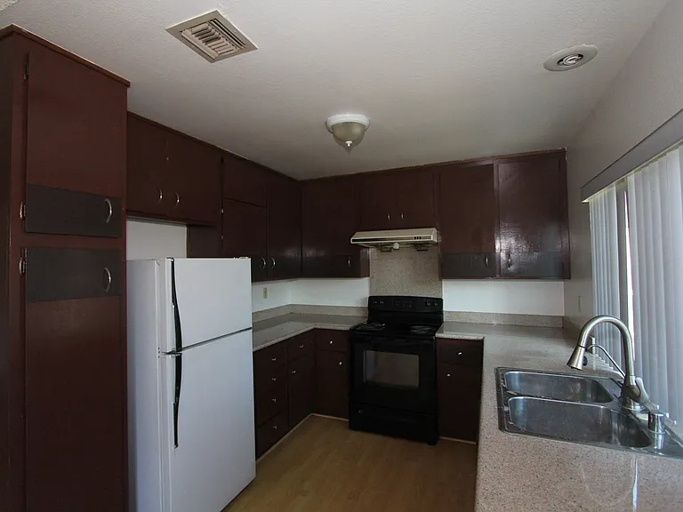 14 El Dorado St #12A — Photo 7