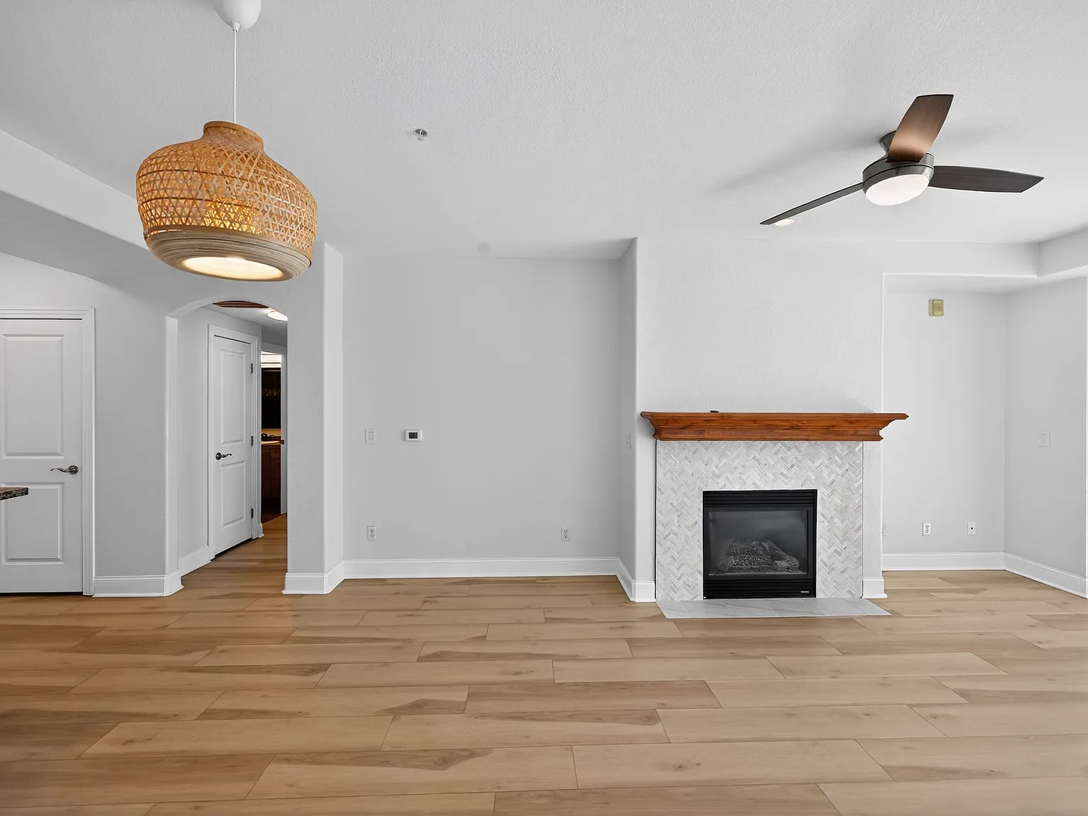2 bed, 1172 sqft, $1,995 — Photo 4