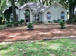 1460 Kingslake Dr, Cantonment, FL 32533