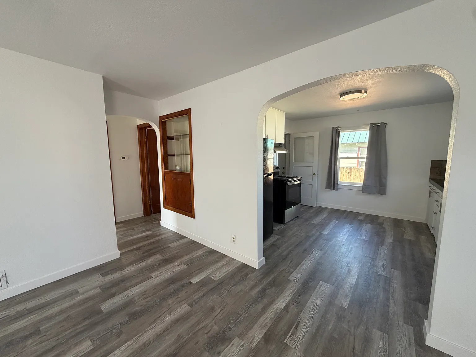 3 bed, 1176 sqft, $1,800 — Photo 3