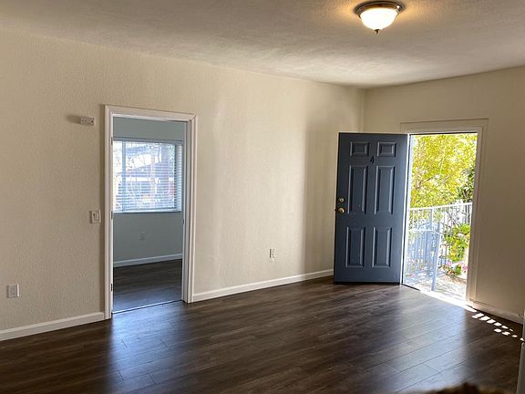 5th image of 1039 N Bonnie Brae St #4