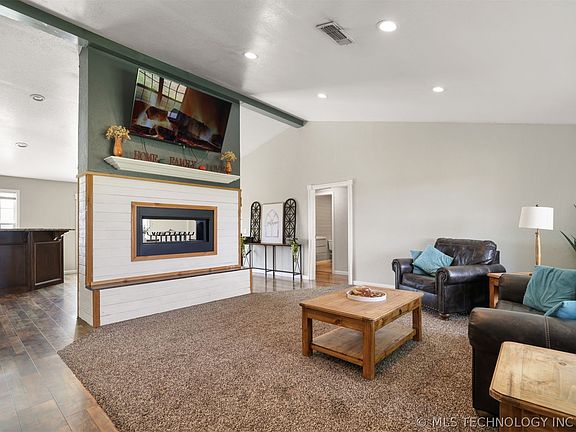 4th image of 1180 N 4430 Rd