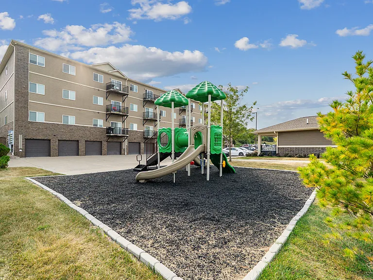Walnut Lake Apartments — Photo 27