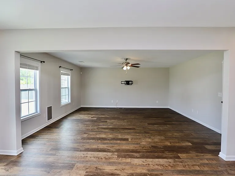 3680 Moseley Dr — Photo 23