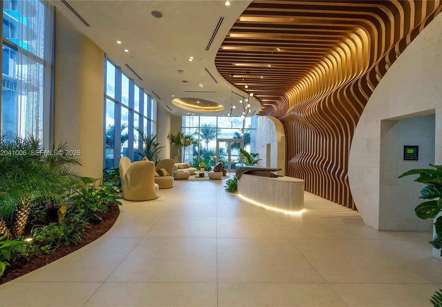 Aria Reserve Condo — Photo 1