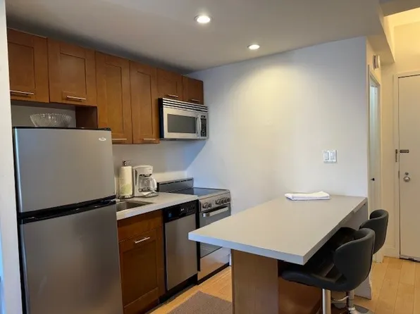 150 West 51st Street image 2 of 6