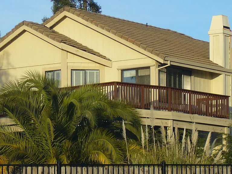 Back view, upper deck