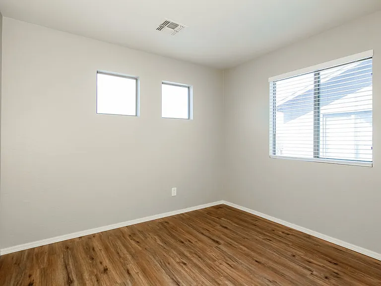 9313 S 35th Dr — Photo 12