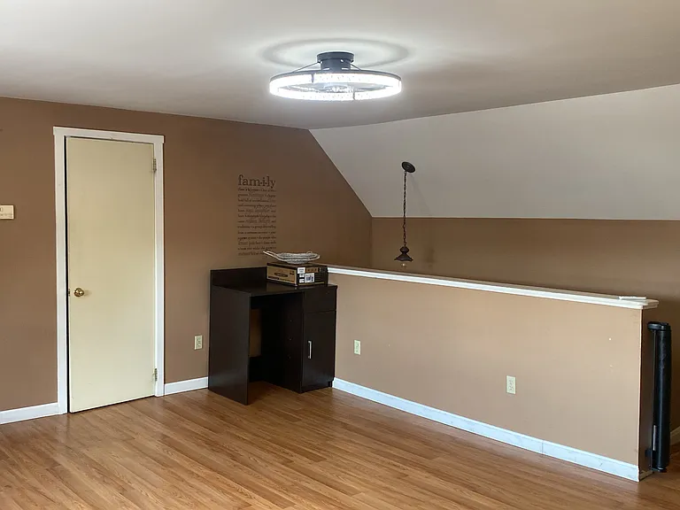 170 Woodstock Ave — Photo 4
