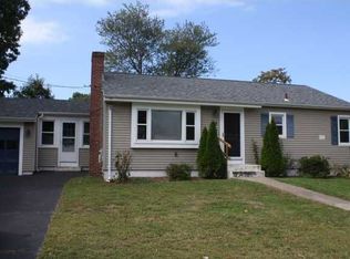 75 Dedham Rd, Warwick, RI 02888