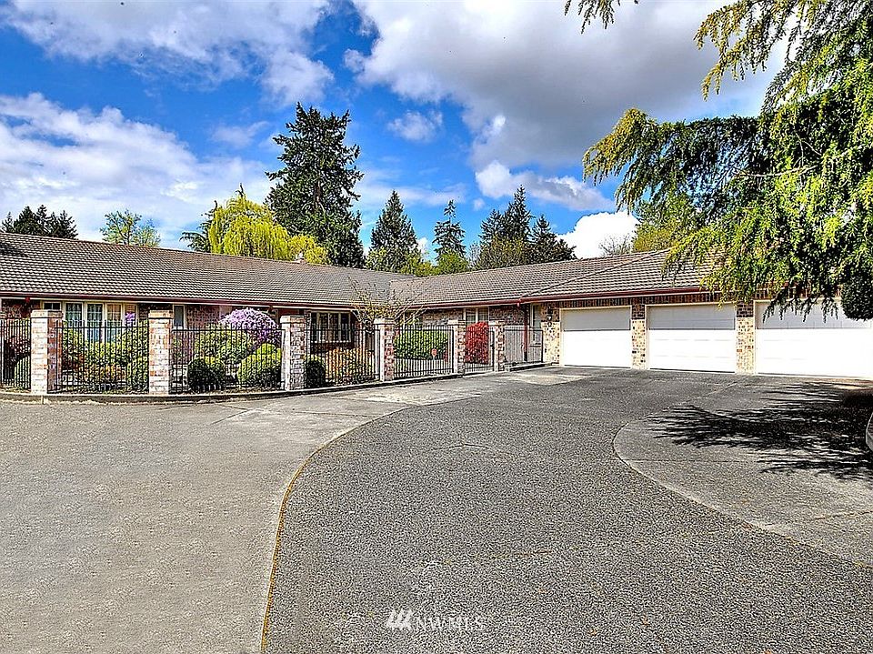 Rambler located in the Racquet Club Estates.