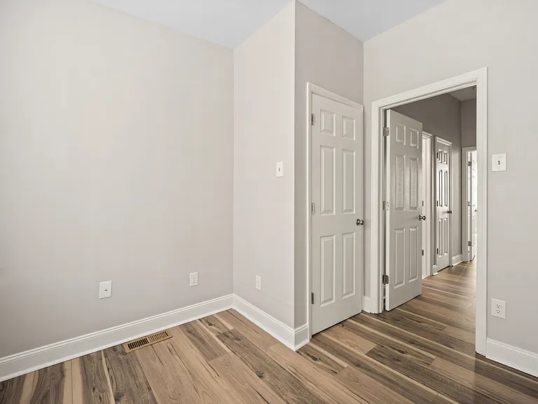 2043 Pierce St — Photo 17