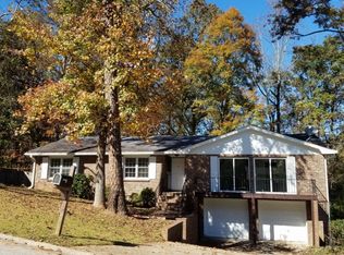 658 Rockborough Dr, Stone Mountain, GA 30083