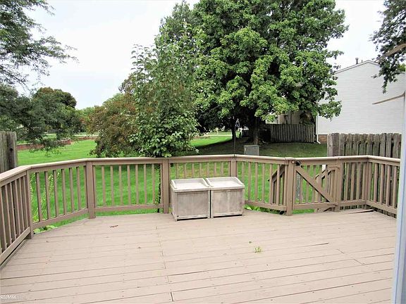 3rd image of 37704 Charter Oaks Blvd