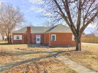 424 N 6th St, Weatherford, OK 73096