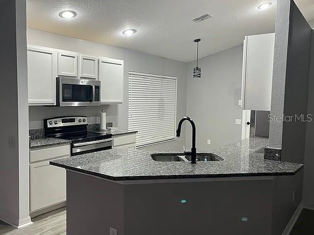 3 bed, 2.0 bath, 1525 sqft, $2,700 — Photo 4