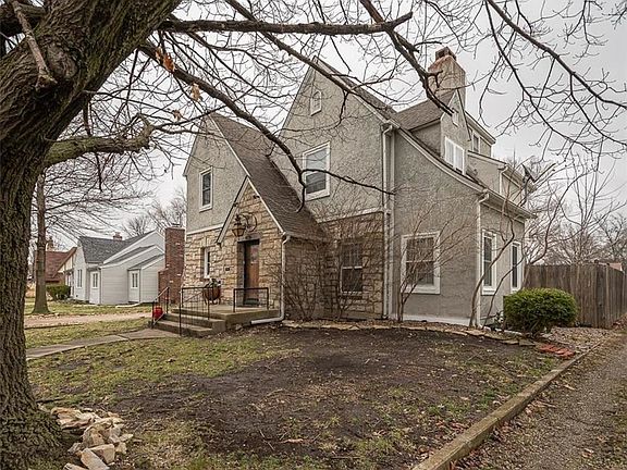 3rd image of 1219 S Hickory St