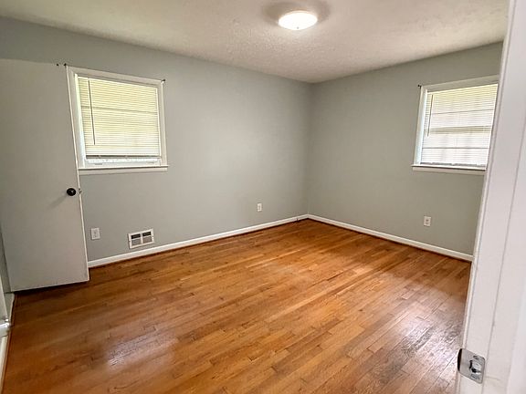 5th image of 674 Noell Way NW