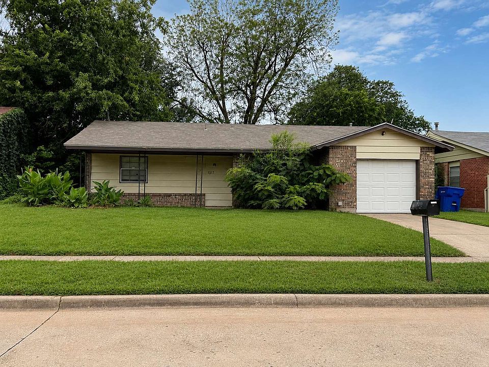 1st image of 1317 McGregor Dr
