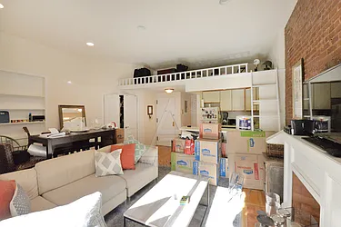 Rented by Peter Ashe