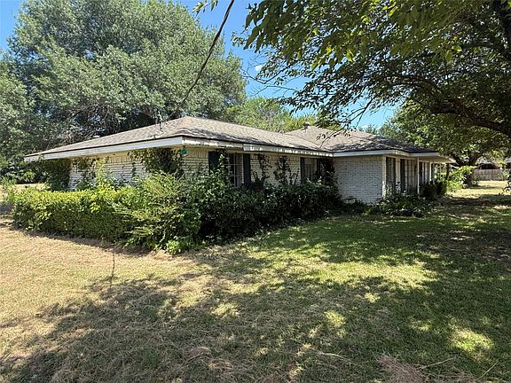 4th image of 604 E Highland Rd