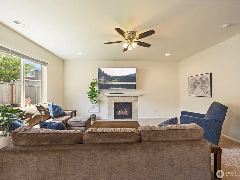 6605 Svea Ct NE — Photo 8