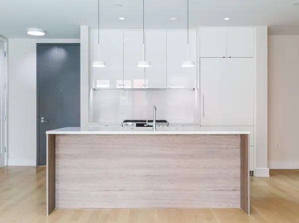 156 Beekman St APT 3D, New York, NY 10038
