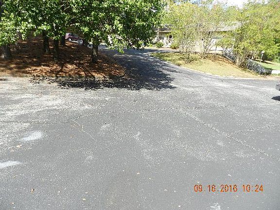 4th image of 11 Redbud Ct