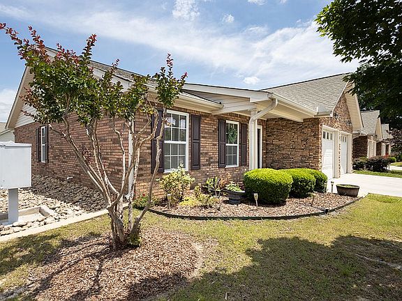 3rd image of 801 Applebrook Dr