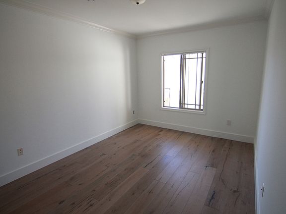 5th image of 11848 1/2 Kiowa Ave #106