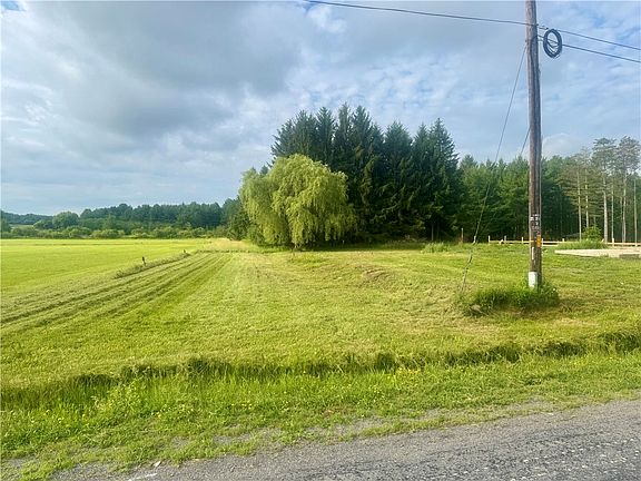 3rd image of 2054 Beach Rd
