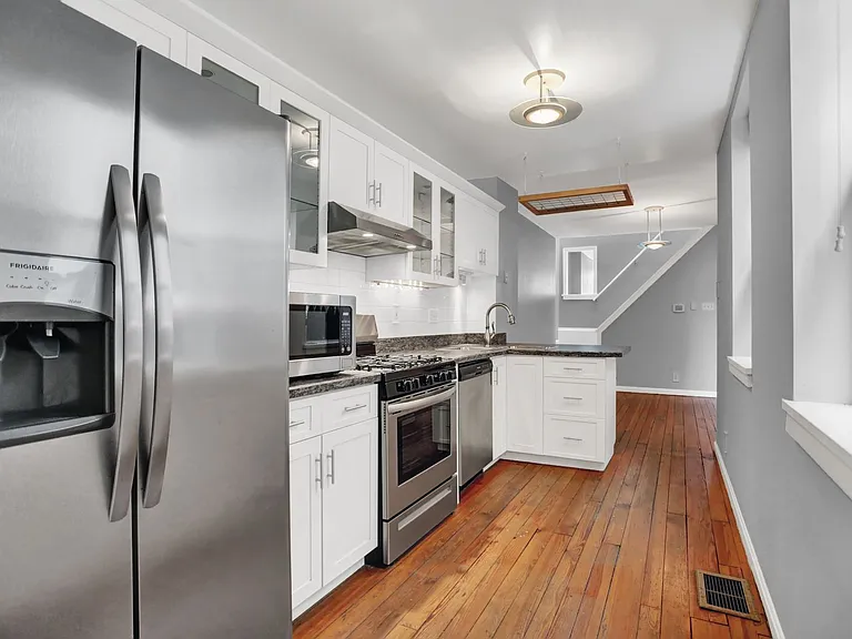 1409 Covington St — Photo 2