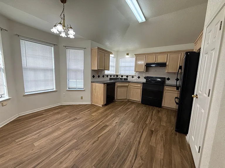 4600 Steamboat Springs Dr — Photo 3