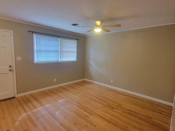 3rd image of 3253 Asbury Ln