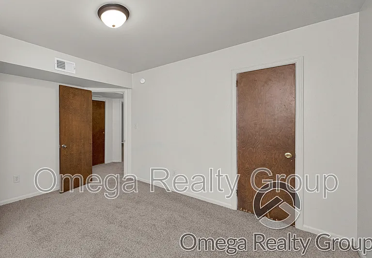 2020 High School Rd #H — Photo 19
