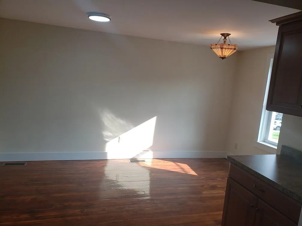 1 bed, 500 sqft, $1,100 — Photo 2
