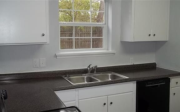 5th image of 206 Bethel St