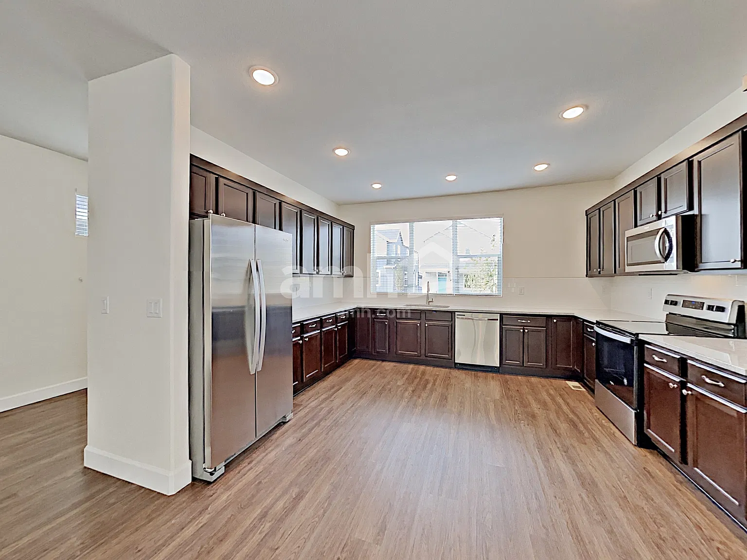 3 bed, 2.5 bath, 2019 sqft, $2,810 — Photo 3