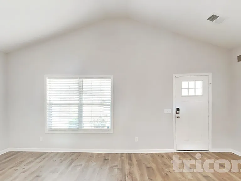 741 W Coker Way — Photo 3