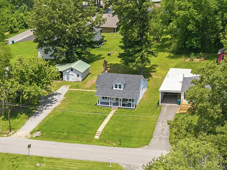 313 Knox St — Photo 23