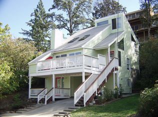 11 Sherman Ave, Hood River, OR 97031