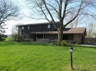 5550 W Oakwood Rd, Franklin, WI 53132