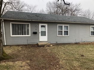 1007 N Wolfe St #1, Grandview, IL 62702